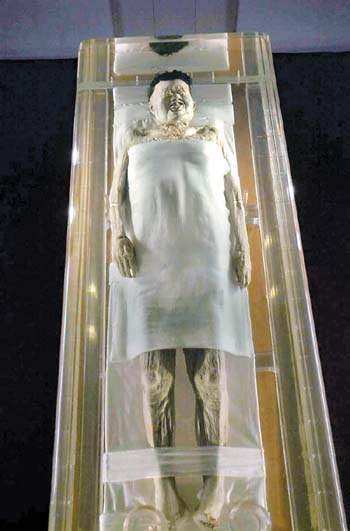 马王堆惊现汉墓 揭“千年女尸”不腐之谜 