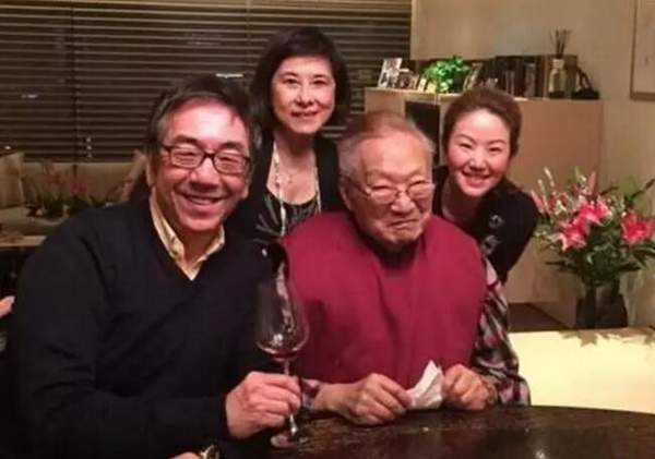 著名武侠小说作家“香港四大才子”金庸去世