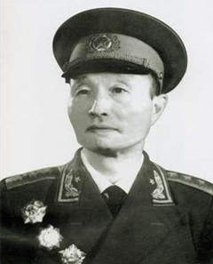 张爱萍上将逝世