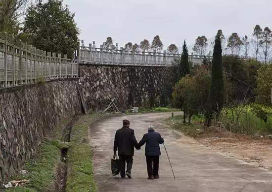 中国首家免费寺庙养老院