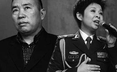 中国歌唱家董文华出生