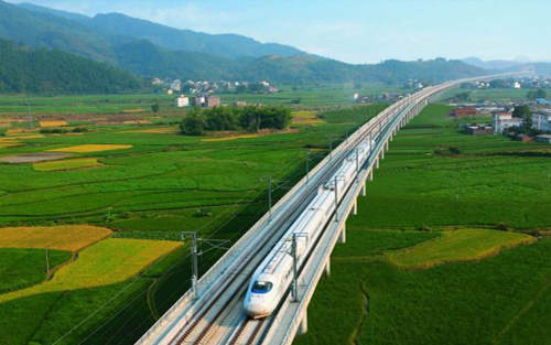 广深准高速铁路试车成功