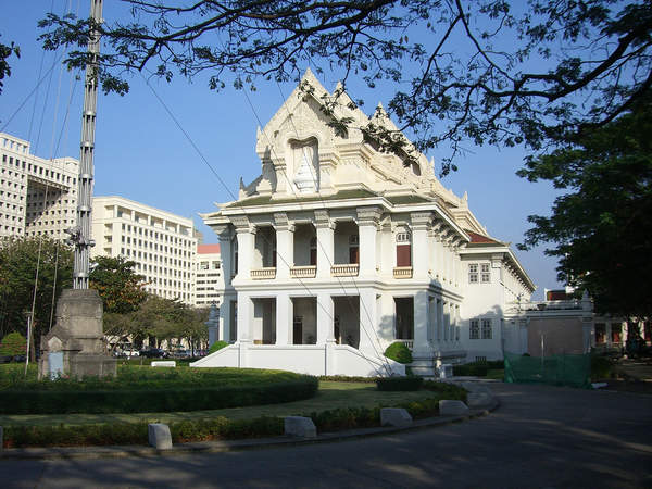 我国与泰国建立外交关系