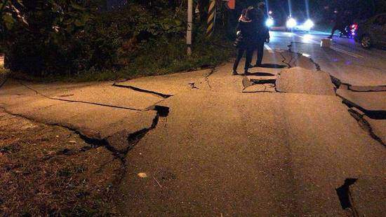 台湾花莲发生6.5级地震