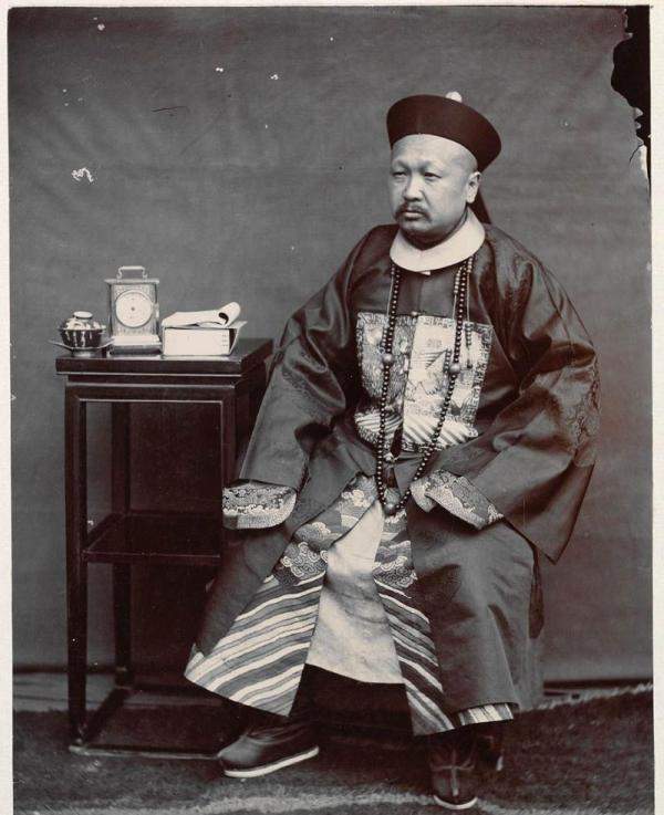 中国护法战争：岑春煊在广州设立西南各省联合会