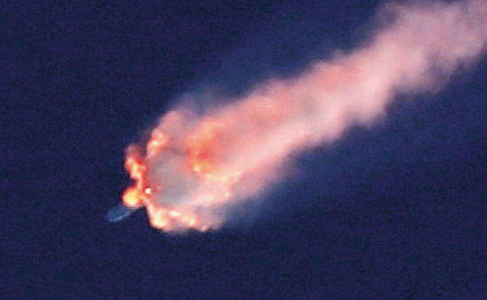 马斯克受挫 SpaceX猎鹰9号火箭空中爆炸