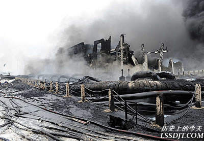 大连新港中石油输油管道发生爆炸起火