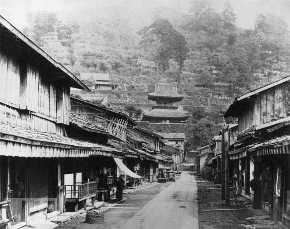 遭原子弹袭击前后的日本对比照